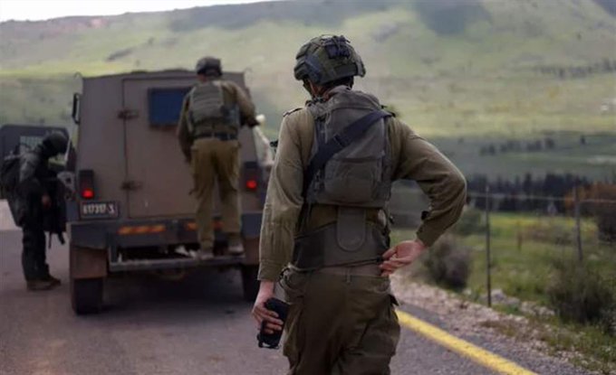 Des soldats israéliens occupant de larges zones du Sud-Liban