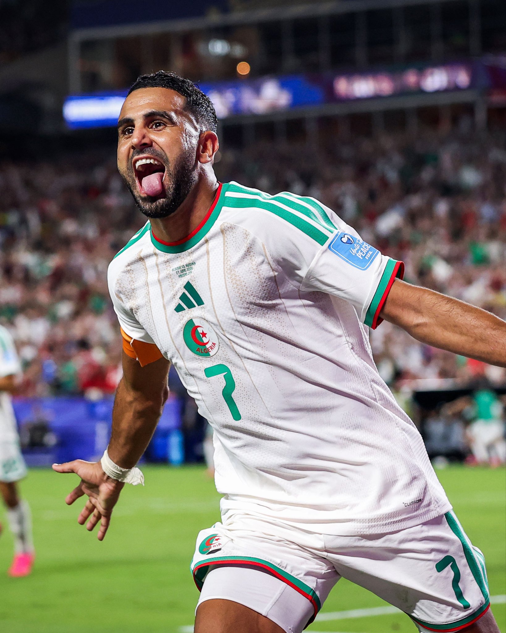 Riyad Mahrez, capitaine de la sélection algérienne