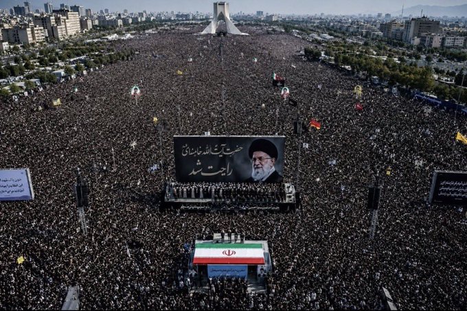 L'Iran salue la participation de représentants de plus de 70 pays aux funérailles du Leader martyr