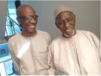 Le défunt Pr Moustapha Kassé (d.) avec l'économiste Demba Moussa Dembélé