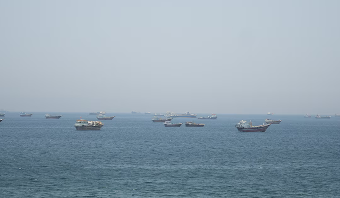 La guerre entre Iran et Etats-Unis s'installe, Ormuz quasi paralysé