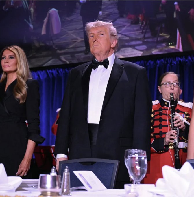 Dîner des correspondants - Trump livre un discours décousu et truffé d’insultes