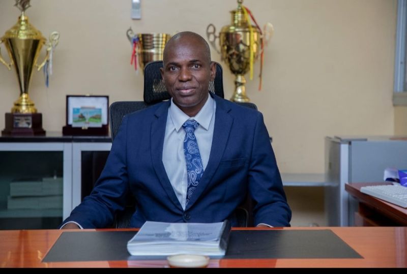 Mamadou Bouna Timera, Doyen de la Faculté des Lettres et Sciences humaines de l'Université Cheikh Anta Diop (UCAD) de Dakar