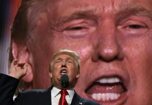 Trump attaque la famille d'un soldat musulman, l'Amérique s'indigne