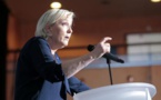 Présidentielle française: Un meeting de Le Pen perturbé en Corse, l'écart se réduit entre candidats