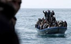 Près de 2.900 migrants secourus jeudi au large de la Libye