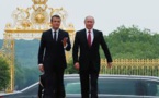 Macron accueille Poutine à Versailles avec les fastes de la monarchie républicaine