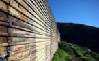 Trump persiste : Mexico paiera le mur frontalier, "non" dit le Mexique