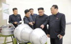 Corée du Nord: Kim inspecte une bombe H destinée à un missile (agence officielle)