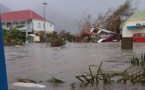 Ouragan Irma: Au moins deux morts dans les Antilles françaises, Macron prédit le pire