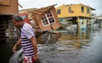 Trump à Porto Rico après l'ouragan, et la polémique