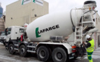 Découverte à Paris de bouteilles d'essence sous des camions Lafarge avec un dispositif d'allumage