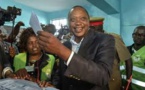 Kenya: le président Kenyatta exhorte à la "paix" pour la présidentielle