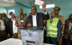 Kenya: la faible participation assombrit la réélection attendue du président Kenyatta