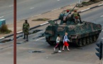 Zimbabwe: le président Mugabe détenu par l'armée, déployée dans la capitale