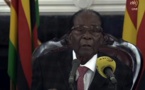 Zimbabwe: même menacé de destitution, Mugabe résiste