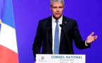 France : un mois après son élection, le leader de la droite déjà contesté en interne