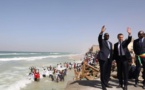 Macron à Saint-Louis du Sénégal promet de l'aide contre l'érosion