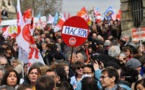 SNCF, Fonction publique: des dizaines de milliers de personnes défient le gouvernement dans la rue