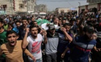 Aux funérailles du journaliste palestinien tué, un drapeau... et un gilet "Press"