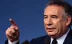 Bayrou dénonce l'"escamotage" de la réforme institutionnelle