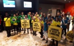 Total: l'assemblée générale envahie par Greenpeace