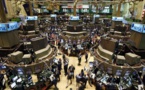 Remontée spectaculaire à Wall Street après un bain de sang sur les Bourses mondiales