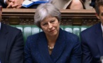 Confrontée à un vote de défiance, Theresa May se bat "de toutes ses forces"
