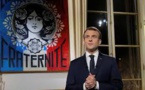 Macron pourfend les "porte-voix d'une foule haineuse"
