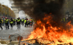 "Gilets jaunes": Un manifestant gravement blessé à la main à Paris