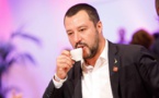 Italie: Enquête sur les déplacements en avion de Salvini