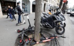 Paris: Anne Hidalgo hausse le ton face aux trottinettes électriques