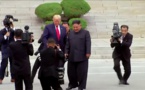 Trump écrit l'histoire avec des pas en Corée du Nord
