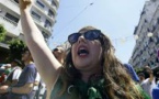 A Alger, les manifestants refusent massivement l'appel au dialogue du pouvoir