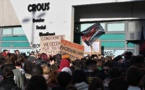 Grille du ministère de l'Enseignement supérieur forcée à Paris, François Hollande exfiltré à Lille... Les facs mobilisées après l'immolation par le feu d'un étudiant