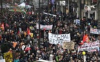 Retraites: des centaines de milliers de personnes dans la rue pour le retrait de la réforme