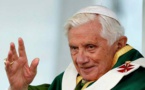 Benoît XVI demande le retrait de son nom d’un livre controversé (secrétaire)