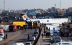 IRAN: Un avion de ligne finit sa course sur l'autoroute
