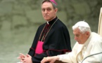 Polémiques sur le célibat des prêtres: le secrétaire de Benoît XVI écarté
