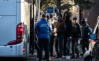Coronavirus en France: plus de 700 migrants évacués d’un camp au nord de Paris
