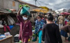 Sur les marchés malgaches, le fructueux bazar des potions anti-coronavirus