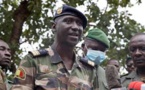 Mali : la junte promet un président de transition mais ne se fixe pas de date