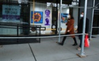 New York : Des œuvres d’art dans les vitrines des magasins désertés