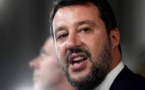 Italie: un livre de 110 pages blanches sur Matteo Salvini fait un carton