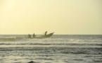 Trois pêcheurs dans une pirogue à la dérive retrouvés par la Marine nationale