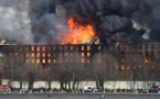 Fabrique historique : Un gigantesque incendie s’est déclaré à Saint-Pétersbourg