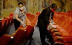 Crise du coronavirus : La France rouvre terrasses et musées, New York tombe le masque