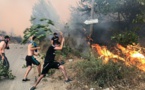 L’Algérie compte au moins 69 morts dans des incendies toujours actifs, des autorités ciblent des mains criminelles