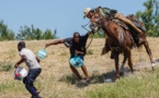 Etats-Unis : des gardes-frontières à cheval choquent en repoussant des migrants