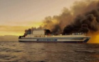Grèce - Douze disparus sur le traversier italien toujours en feu